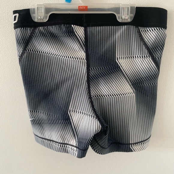 brand new nike pro shorts - Picture 4 of 4